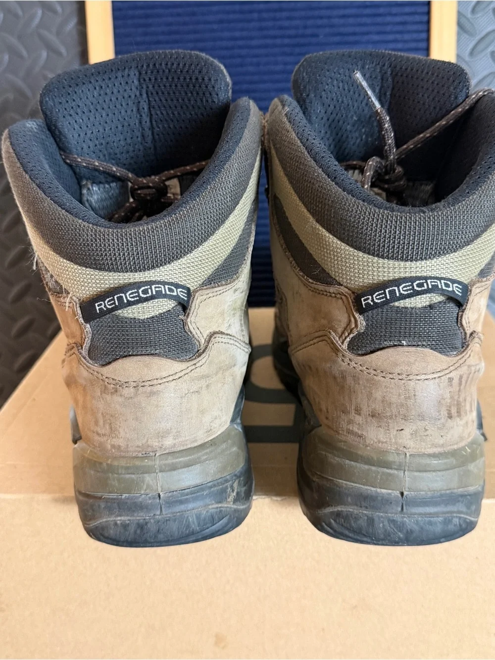 Lowa Renegade GTX Mid Boots Mens size 9.5 Brown Leather Hiking Trail (Bin#1)